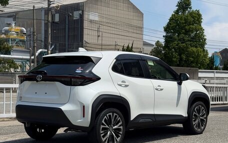 Toyota Yaris Cross, 2023 год, 1 700 000 рублей, 4 фотография