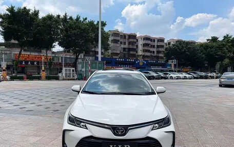 Toyota Corolla, 2022 год, 1 350 000 рублей, 2 фотография