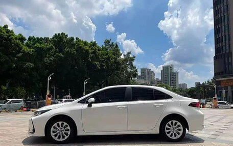 Toyota Corolla, 2022 год, 1 350 000 рублей, 4 фотография
