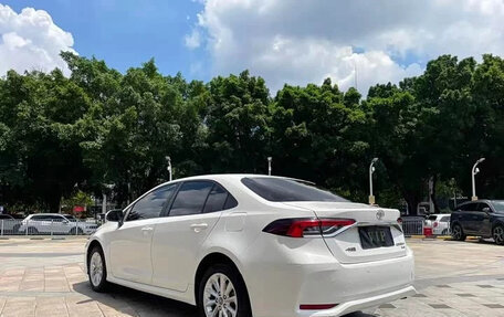 Toyota Corolla, 2022 год, 1 350 000 рублей, 5 фотография
