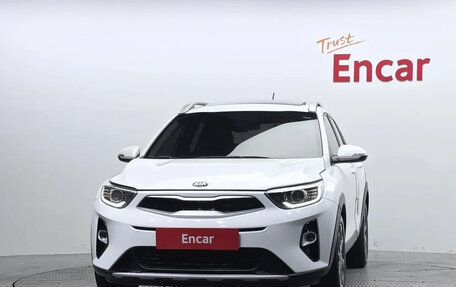 KIA Stonic, 2017 год, 1 381 000 рублей, 2 фотография