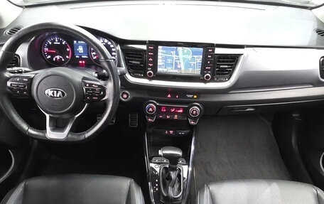 KIA Stonic, 2017 год, 1 381 000 рублей, 6 фотография