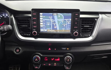 KIA Stonic, 2017 год, 1 381 000 рублей, 13 фотография