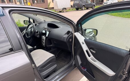 Toyota Yaris III рестайлинг, 2008 год, 490 000 рублей, 6 фотография