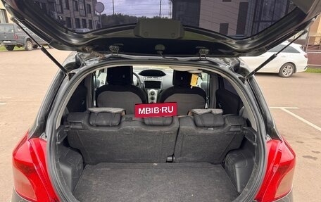 Toyota Yaris III рестайлинг, 2008 год, 490 000 рублей, 9 фотография