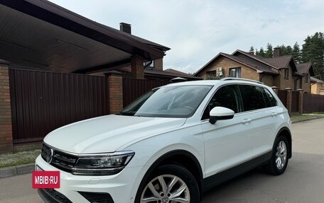 Volkswagen Tiguan II, 2020 год, 2 870 000 рублей, 2 фотография