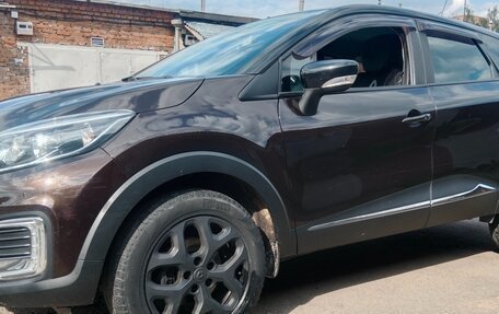 Renault Kaptur I рестайлинг, 2017 год, 1 520 000 рублей, 2 фотография