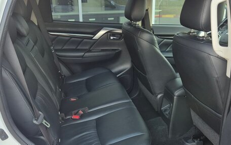 Mitsubishi Pajero Sport III рестайлинг, 2021 год, 3 500 000 рублей, 9 фотография