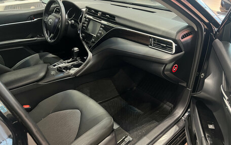Toyota Camry, 2019 год, 2 470 000 рублей, 15 фотография