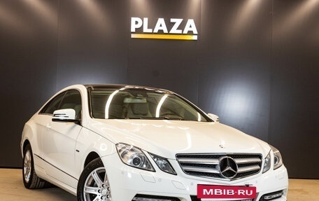 Mercedes-Benz E-Класс, 2012 год, 1 499 000 рублей, 2 фотография
