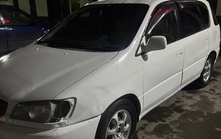 Toyota Ipsum II, 2000 год, 350 000 рублей, 9 фотография