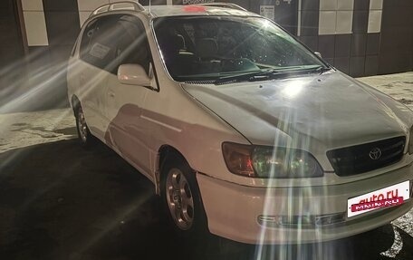 Toyota Ipsum II, 2000 год, 350 000 рублей, 3 фотография