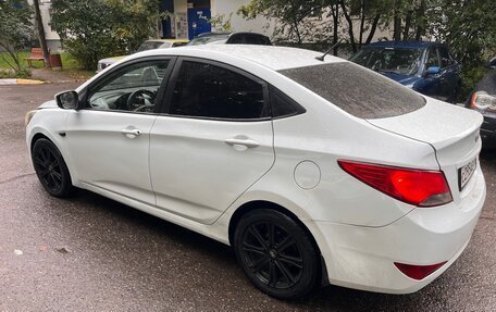Hyundai Solaris II рестайлинг, 2015 год, 450 000 рублей, 3 фотография