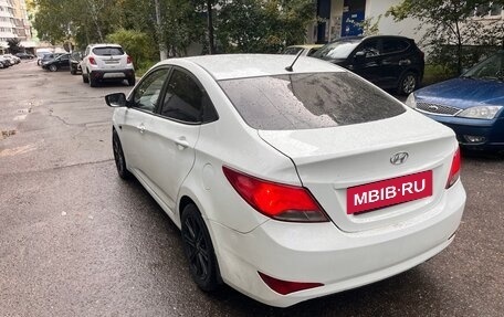 Hyundai Solaris II рестайлинг, 2015 год, 450 000 рублей, 2 фотография