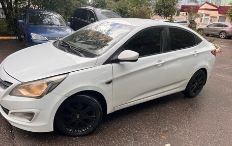 Hyundai Solaris II рестайлинг, 2015 год, 450 000 рублей, 8 фотография