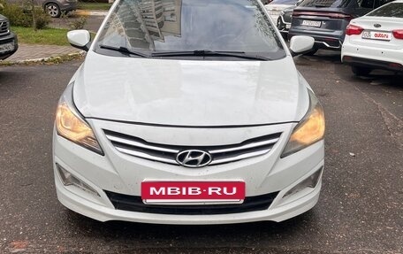 Hyundai Solaris II рестайлинг, 2015 год, 450 000 рублей, 9 фотография