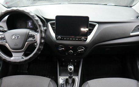 Hyundai Solaris II рестайлинг, 2017 год, 1 200 000 рублей, 12 фотография