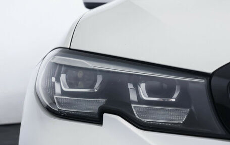 BMW 3 серия, 2019 год, 3 690 000 рублей, 18 фотография