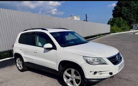 Volkswagen Tiguan I, 2010 год, 840 000 рублей, 1 фотография