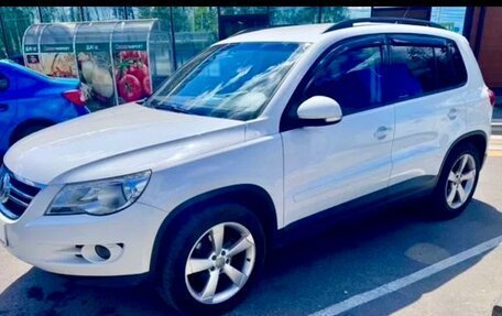 Volkswagen Tiguan I, 2010 год, 840 000 рублей, 2 фотография