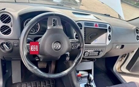 Volkswagen Tiguan I, 2010 год, 840 000 рублей, 3 фотография