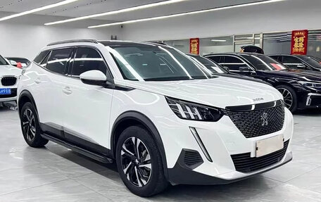 Peugeot 2008 II, 2022 год, 1 400 000 рублей, 3 фотография