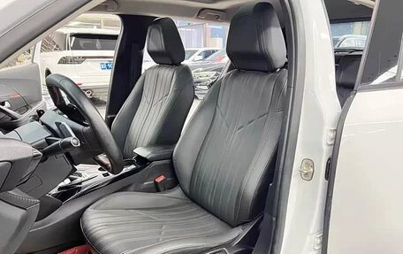 Peugeot 2008 II, 2022 год, 1 400 000 рублей, 11 фотография