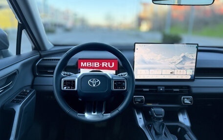 Toyota RAV4, 2026 год, 4 300 000 рублей, 17 фотография