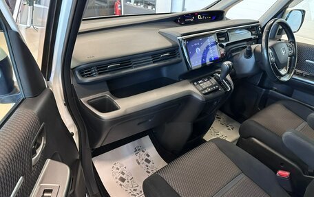 Honda Stepwgn IV, 2016 год, 1 669 000 рублей, 12 фотография