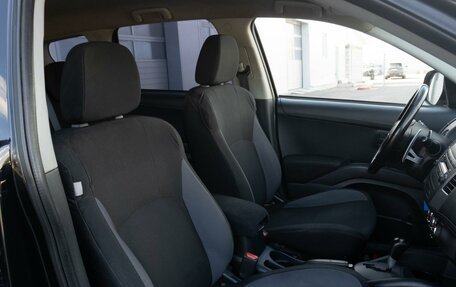 Mitsubishi Outlander III рестайлинг 3, 2011 год, 1 300 000 рублей, 13 фотография