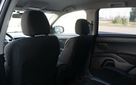 Mitsubishi Outlander III рестайлинг 3, 2011 год, 1 300 000 рублей, 16 фотография