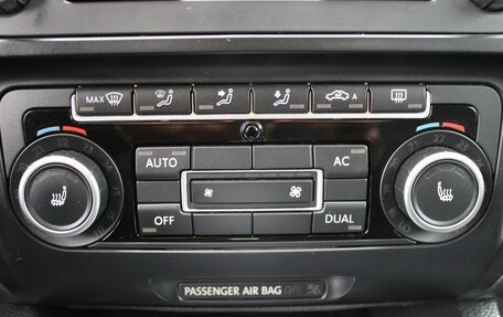Volkswagen Jetta VI, 2012 год, 1 099 000 рублей, 10 фотография