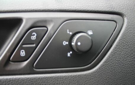 Volkswagen Jetta VI, 2012 год, 1 099 000 рублей, 12 фотография