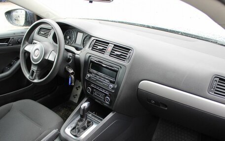 Volkswagen Jetta VI, 2012 год, 1 099 000 рублей, 8 фотография