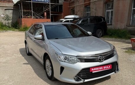 Toyota Camry, 2015 год, 1 599 000 рублей, 4 фотография