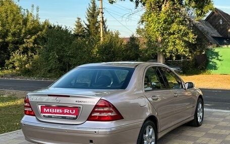 Mercedes-Benz C-Класс, 2005 год, 735 000 рублей, 3 фотография