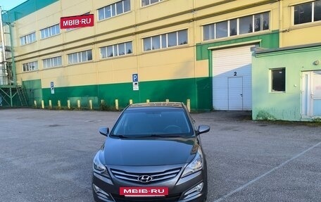 Hyundai Solaris II рестайлинг, 2015 год, 1 020 000 рублей, 3 фотография