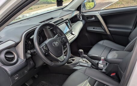 Toyota RAV4, 2018 год, 2 300 000 рублей, 2 фотография