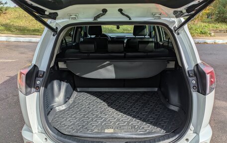 Toyota RAV4, 2018 год, 2 300 000 рублей, 7 фотография