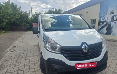 Renault Trafic, 2015 год, 2 200 000 рублей, 2 фотография