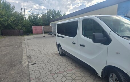Renault Trafic, 2015 год, 2 200 000 рублей, 6 фотография