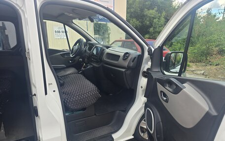 Renault Trafic, 2015 год, 2 200 000 рублей, 11 фотография