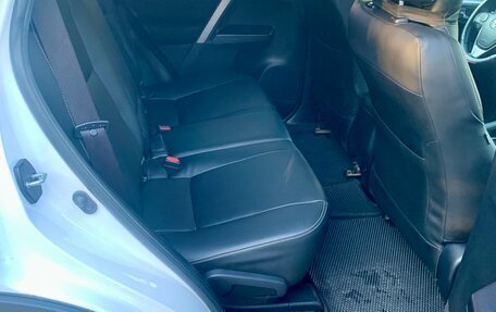 Toyota RAV4, 2015 год, 2 500 000 рублей, 6 фотография