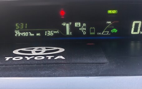 Toyota Prius, 2013 год, 1 300 000 рублей, 6 фотография