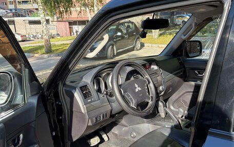 Mitsubishi Pajero IV, 2011 год, 1 850 000 рублей, 14 фотография