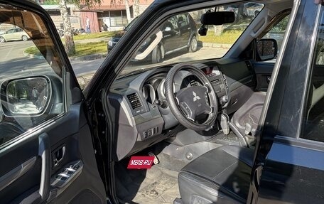 Mitsubishi Pajero IV, 2011 год, 1 850 000 рублей, 15 фотография