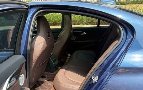 BMW 1 серия, 2023 год, 1 800 000 рублей, 11 фотография