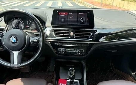 BMW 1 серия, 2023 год, 1 800 000 рублей, 14 фотография