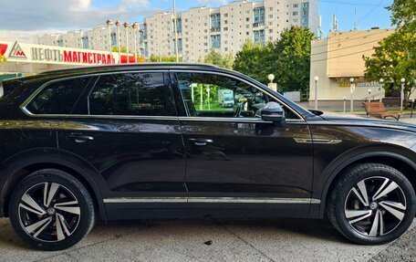 Volkswagen Touareg III, 2018 год, 4 350 000 рублей, 3 фотография