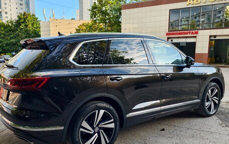 Volkswagen Touareg III, 2018 год, 4 350 000 рублей, 4 фотография